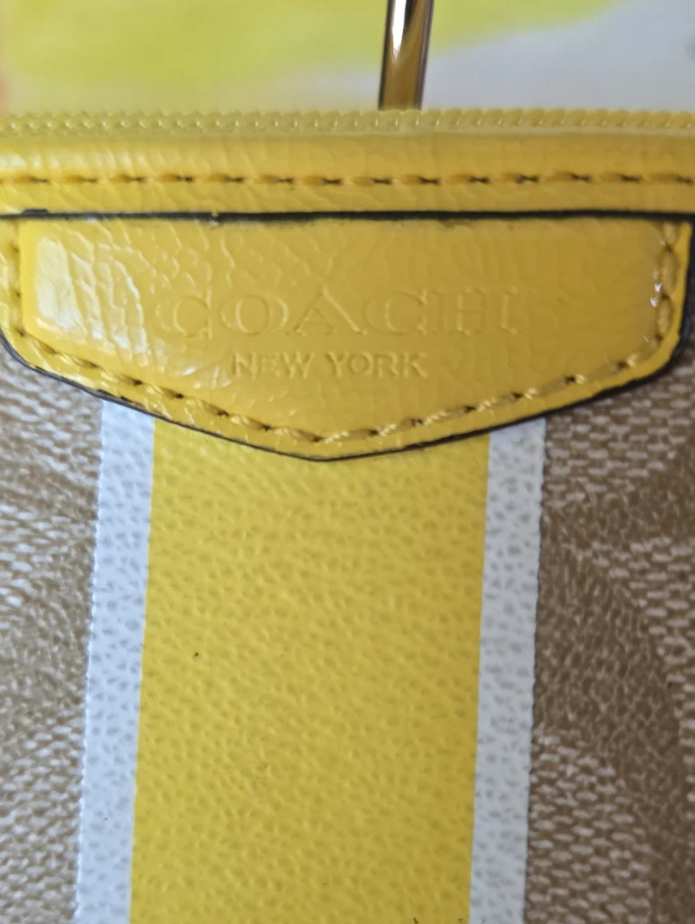 Coach Beige Signature Canvas Wristlet with Yellow Stripe And Hangtag - Picture 2 of 15